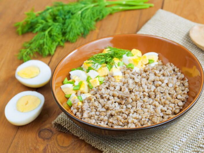 Sarracene wheat with eggs